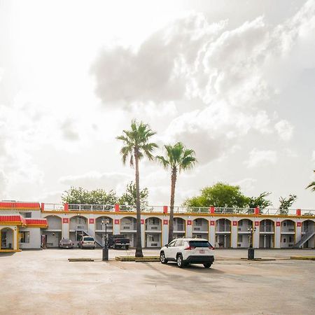 Hotel O Houston East Channelview I-10 Exterior photo